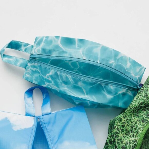 NWOT Baggu 3D Zip Pouch Small - Pool (Lawnscape) - Picture 7 of 8